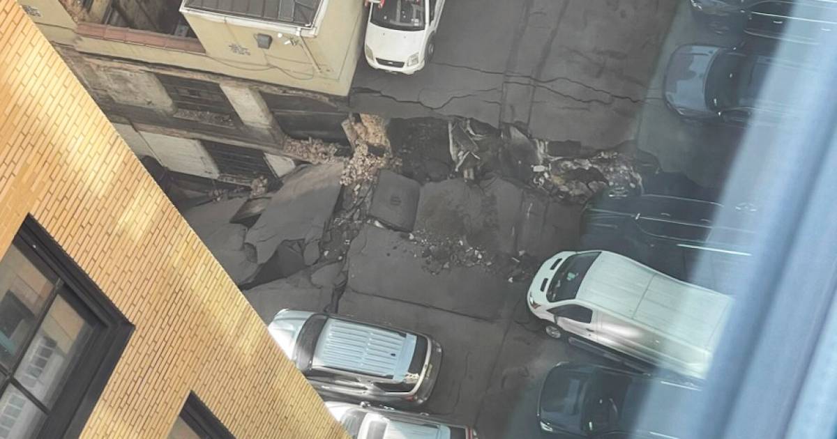 “New York Parking Garage Collapses, One Dead and Five Injured”