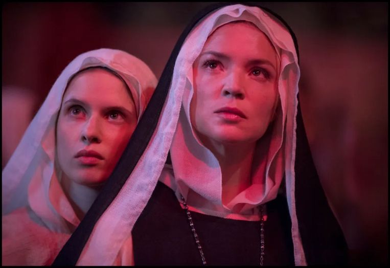 Rusland verbiedt lesbische nonnenfilm van Paul Verhoeven Trouw