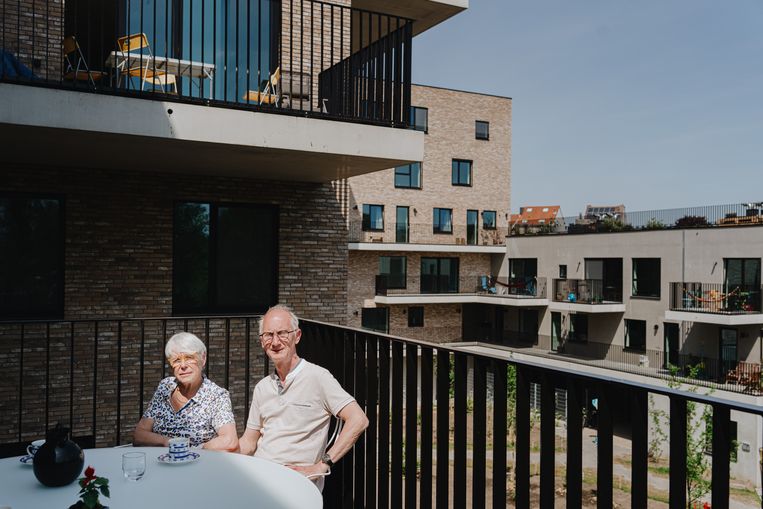 Pierre Laoureux en Lucrèce Vervaeke in hun nieuw appartement in Gent.  Beeld Wouter Van Vooren