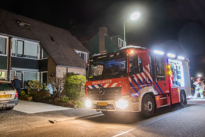 Brandweer ter plaatse.