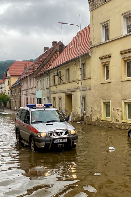 Oorlogscorrespondent Jan Hunin getroffen door storm Boris in Polen: ‘We kunnen nergens heen’