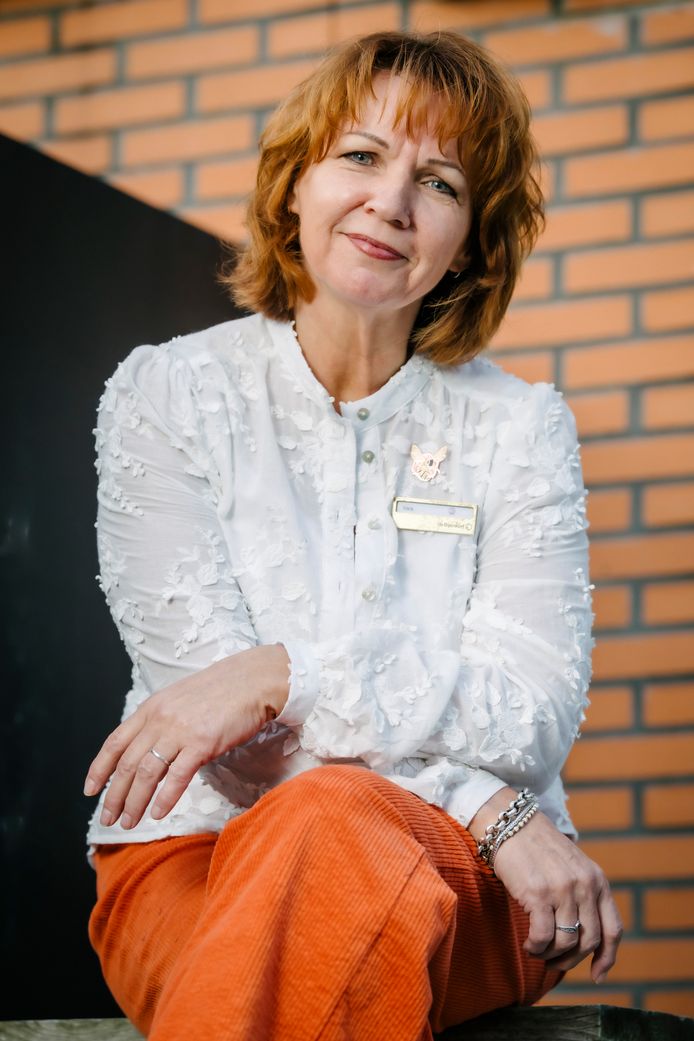 Vera de Gruijl, werkt bij De Bijenkorf in Amsterdam, gaat staken op Black Friday.