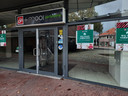 De plek waar voorheen de DA gevestigd was, staat nu leeg. In de nieuwbouw is er ook plek voor winkels.