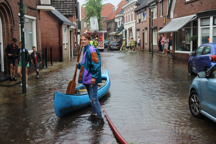 Waterpret in Groenlo met de kano.