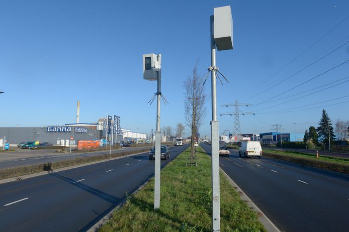 Langs de Energieweg moeten geluidsschermen komen, vinden de bewonersgroepen in Nijmegen West.