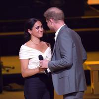 Meghan spreekt publiekelijk haar liefde uit voor prins Harry