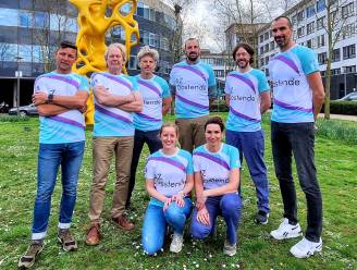 20 hartpatiënten van AZ Oostende lopen zich warm voor eerste editie van AZ Oostende Run: “Met Smartwatch kan ik mijn hartslag in de gaten houden”