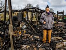 Driss (83) ziet tuinhuisje waar hij 40 jaar aan werkte in rook opgaan: ‘Misschien is het wel goed zo’