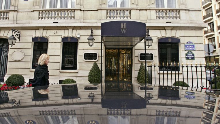 De ingang van juwelierszaak Harry Winston in Parijs, die in 2008 werd overvallen. Beeld ap