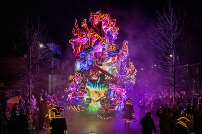 Pablo, Melissa, Isidro en Jetzan uit Mexico moedigen BC De Kids aan in ’t Zwammegat: ‘Écht ontzetten