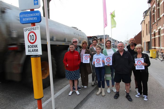 De bewoners voerden actie aan de 'fietspoort' op de Geelsebaan