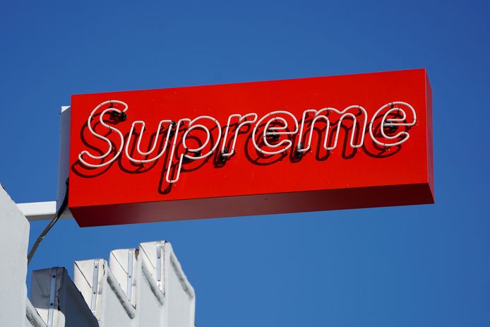 Supreme best sale trui rood