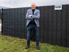 Tonnie van der Heijden gelooft in zijn uitvinding: zonnepanelen ingevlochten in hekwerk