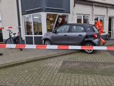 Automobilist rijdt naar binnen bij Oldenzaalse kapperszaak: schade aan pand groot