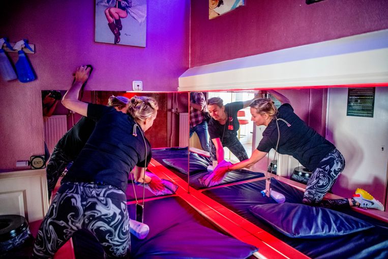 Sekswerkers mogen aan de slag, hoe is het op de Wallen? ‘Eerder grimmig dan opgetogen’