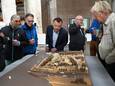 Veerenaren buigen zich over de bouwplannen voor het Oranjeplein.