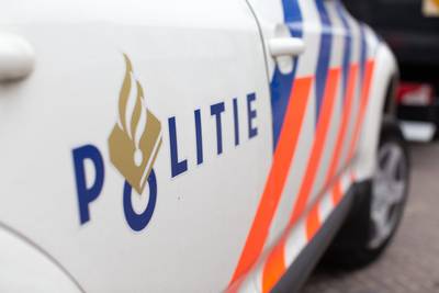 Auto gaat acht (!) keer overkop op Nederlandse snelweg, bestuurder komt er met lichte verwondingen vanaf
