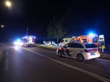 Twee gewonden bij ongeluk tussen Nijverdal en Wierden, weg nog dicht