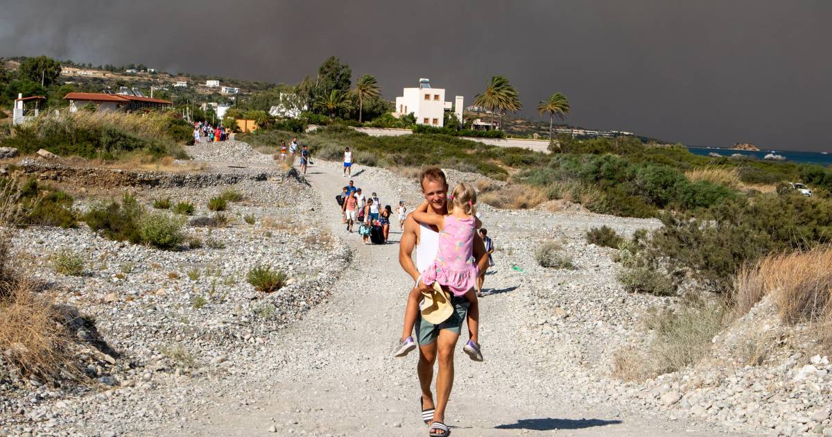 Les touristes reviennent à Rhodes noircie : « Mais désormais, de préférence en début ou en fin de saison » |  À l’étranger