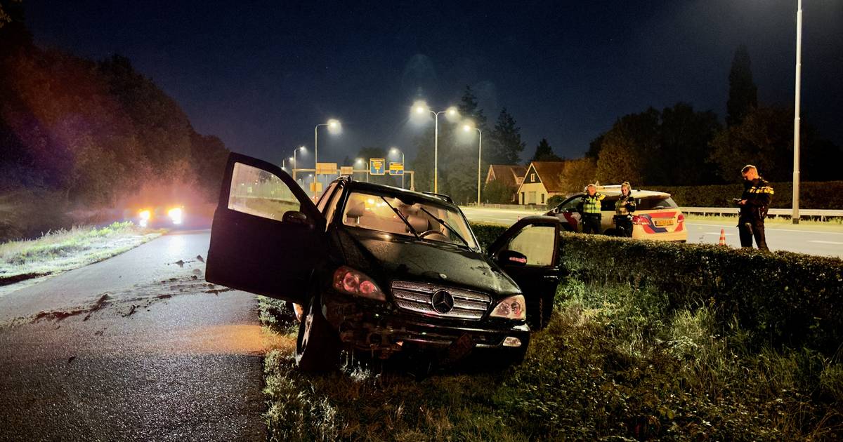 Eenzijdig ongeval op N342 bij Oldenzaal, bestuurder na blaastest naar politiebureau.