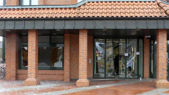 Brutale plofkraak aan Haaksbergerstraat in Alstätte, vluchtende daders vastgelegd op video