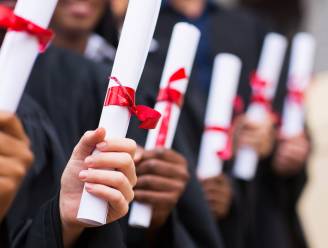 Vlaanderen reikt derde jaar op rij meer buitenlandse diploma's uit: “Onderwijs is een hefboom tot integratie”