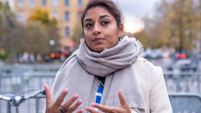 Jinnih Beels (Vooruit) nodigt studenten Aesculapia uit voor Het Grote Doopdebat na striptease op studentendoop