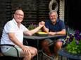 Wijnand Groenendijk (rechts) reanimeerde zijn buurman Dick Kooij twee keer met succes.