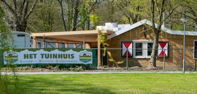 De bibliotheek Sterrenburg verhuist naar Het Tuinhuis.