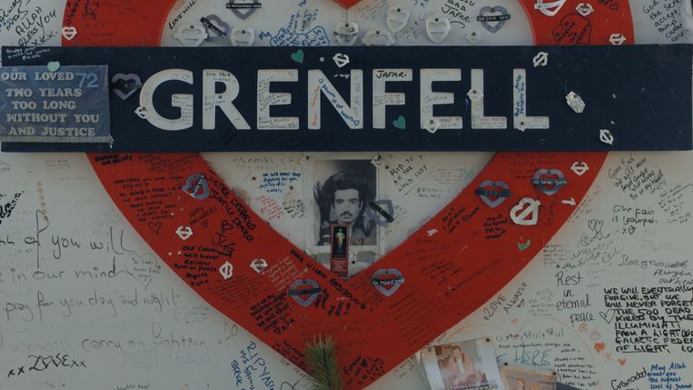 Een eerbetoon aan de slachtoffers van de brand in de Grenfell-toren in Londen. Beeld RV © Panenka - VRT
