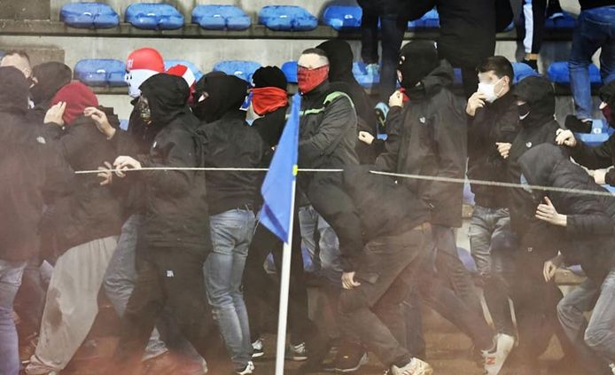 Club Brugge-fans plannen nu al veldbestorming op Facebook