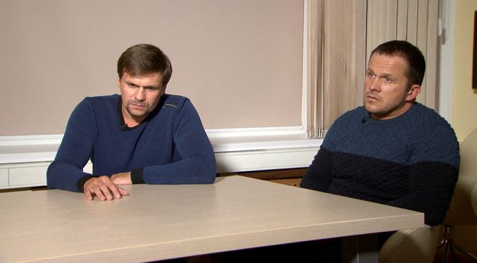 Deze twee Russen zeiden deze week tijdens een interview niks met de Skripal-zaak te maken te hebben.