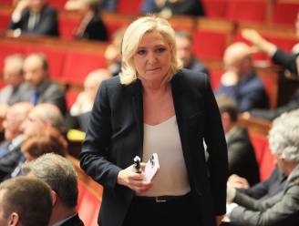 Retraites en France: Marine Le Pen ne veut pas participer à "éteindre le feu”