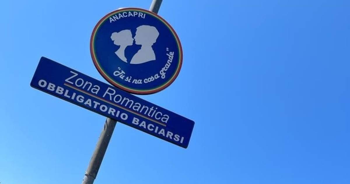 ‘Obbligatorio baciare’: un villaggio italiano introduce una zona romantica |  instagram