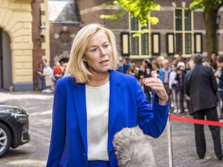 Kaag: Nederland wil bijdragen aan versterken vliegveld Kaboel