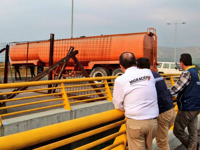 Leger blokkeert brug waarlangs humanitaire hulp Venezuela binnen moet komen