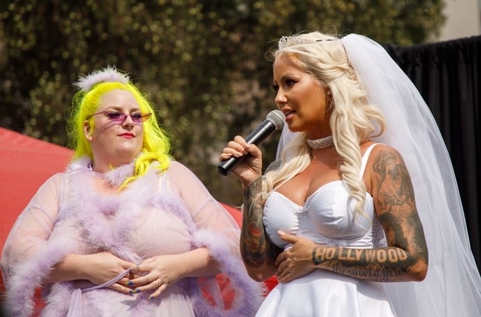 Amber Rose maakte een opvallende verschijning tijdens de vierde editie van de 'Amber Rose SlutWalk' in Los Angeles.