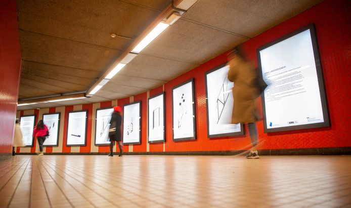 KANAL in metro Ijzer.