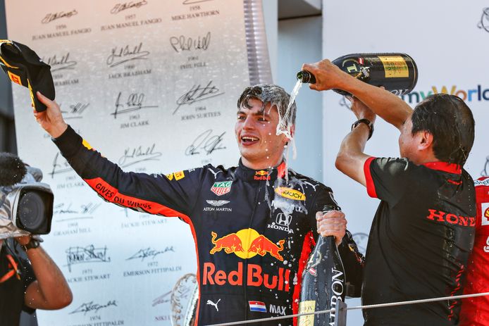 Max Verstappen en Honda-baas Toyoharu Tanabe na de Grand Prix van Oostenrijk