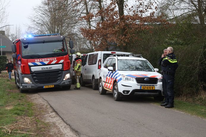 Een caravan is aan de Luissel in Boxtel volledig uitgebrand. De brandweer moest een tweede bluswagen oproepen door een storing bij een andere wagen.