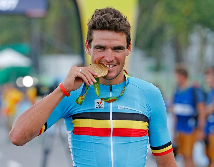 Belgium gold medal winner, olympic champion, Greg Van Avermaet celebrates with his medal on the podium of the men's road race cycling event at the 2016 Olympic Games in Rio de Janeiro, Brazil, Saturday 06 August 2016. 
BELGA PHOTO YUZURU SUNADA