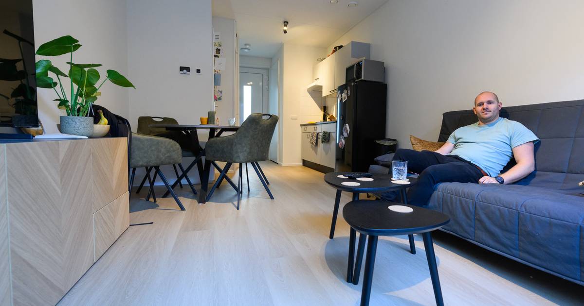 Bram (30) is blij met zijn flexwoning: ‘Al voelt het nu nog een beetje alsof ik op Center Parcs woon
