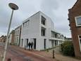 De nieuwbouw met zeven appartementen in de Roosendaalsestraat in Wouw moet nog steeds worden afgemaakt.