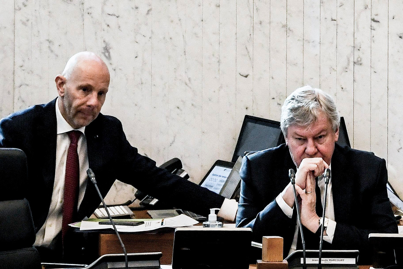 Les luxueux voyages de JeanClaude Marcourt et du greffier du Parlement