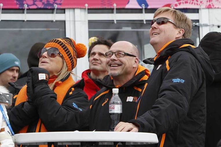 Koning Willem-Alexander, koningin Maxima en Chef de mission Maurits Hendriks (2e R) bij het onderdeel halfpipe in het Rosa Khutor Extreme Park tijdens de Olympische Winterspelen. Beeld anp