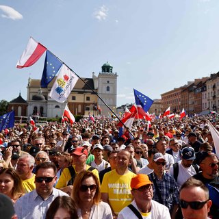 Bijna half miljoen Polen protesteren tegen rechts-populistische regering