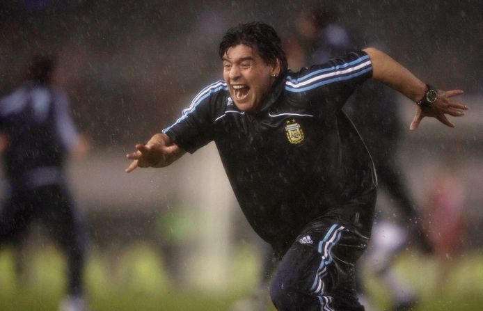 Op 10 oktober 2009 plaatste Argentinië zich op wonderbaarlijke wijze nog voor het WK 2010, waar Duitsland in de achtste finale zou winnen van de ploeg van bondscoach Maradona.