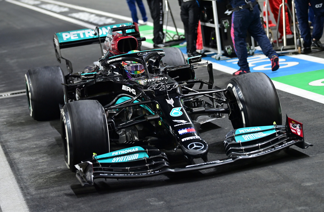 Lewis Hamilton in zijn Mercedes van vorig jaar.