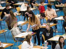 ‘Verander de lesstof, niet de eisen voor cijfers en examens’