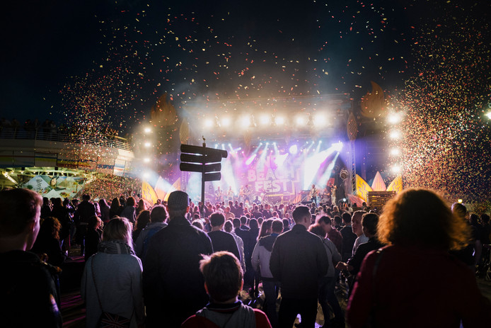 Bonfire Beach Fest Hoopt Strandseizoen Samen Met 50000